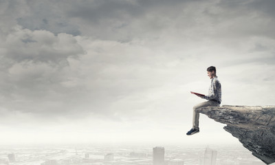 关于员工工服的账务处理 饭店服务员工作服