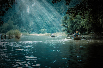 居里夫人一生拥有的三颗镭各是怎么获得 居里夫人和三克镭