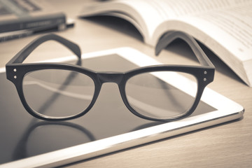 单论颜值,张国荣和刘德华谁更胜一筹 刘德华模仿张国荣